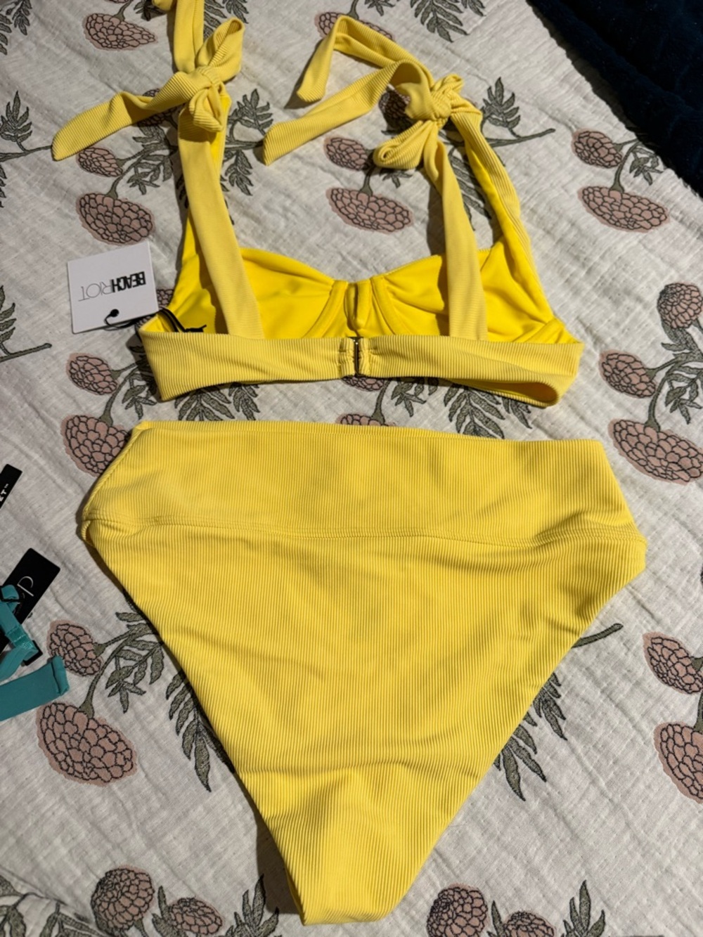 Sale 💥🛍 BEACH RIOT Yellow High-Waist Ribbed Bikini Set-SIZE: TOP M, BOTTOMS XL - Picture 2 of 4